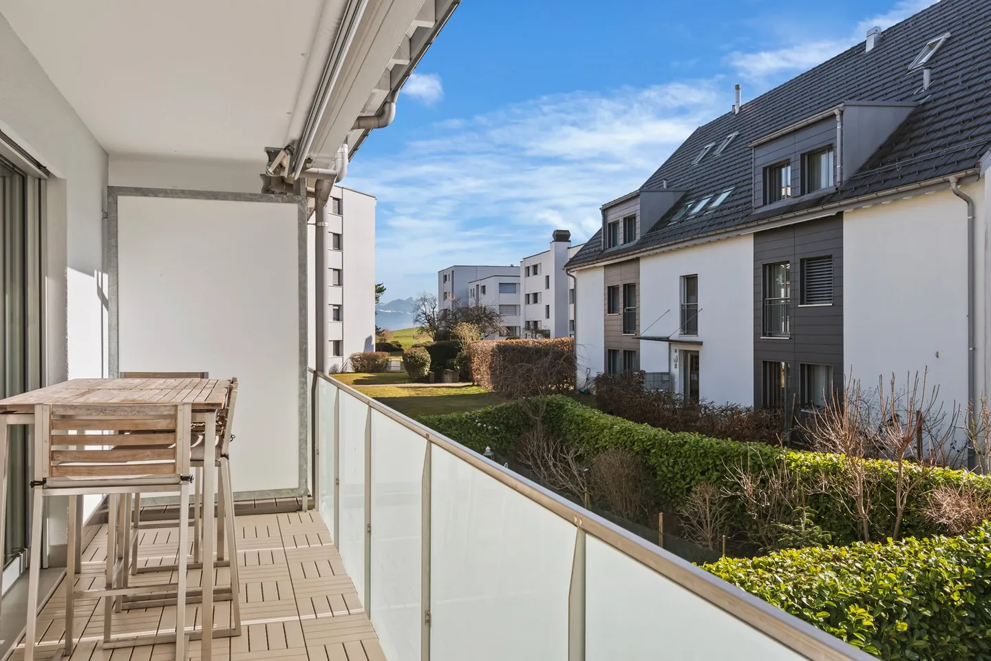 Appartement élégant de 2,5 pièces – prix incluant une place de parking, une salle de loisirs et un grand compartiment de cave - Photo 4 sur 14