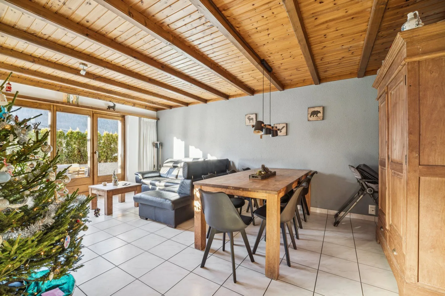 Detached 5.5-room single-family house in Niedergesteln VS with building land reserve - Photo 1 of 17