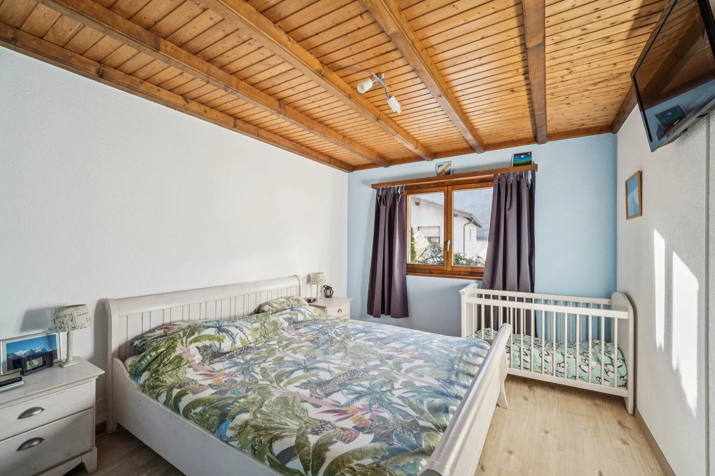 Detached 5.5-room single-family house in Niedergesteln VS with building land reserve - Photo 10 of 17