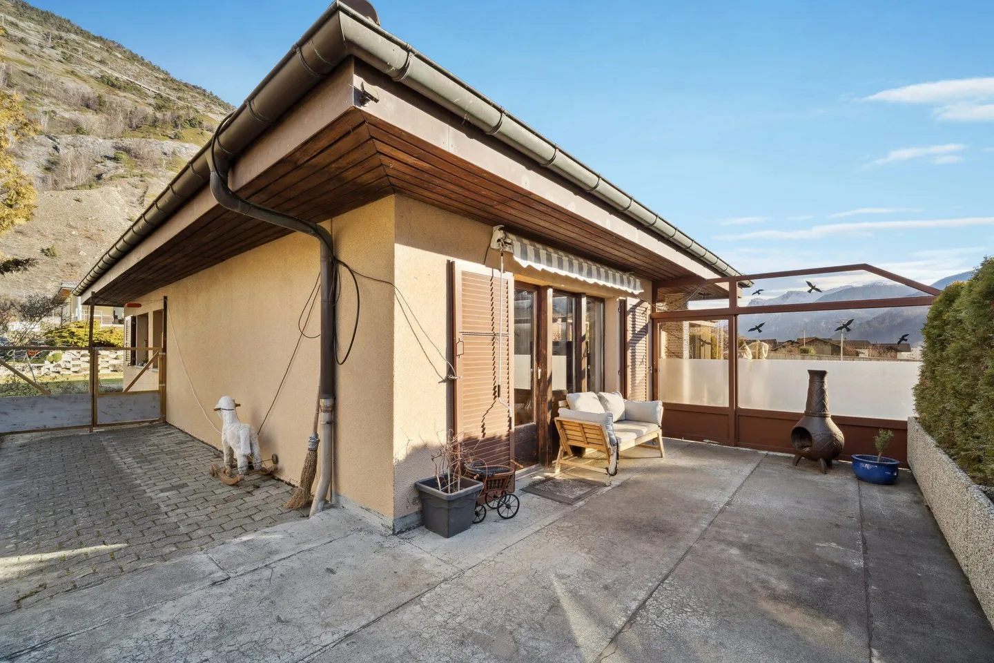Detached 5.5-room single-family house in Niedergesteln VS with building land reserve - Photo 16 of 17