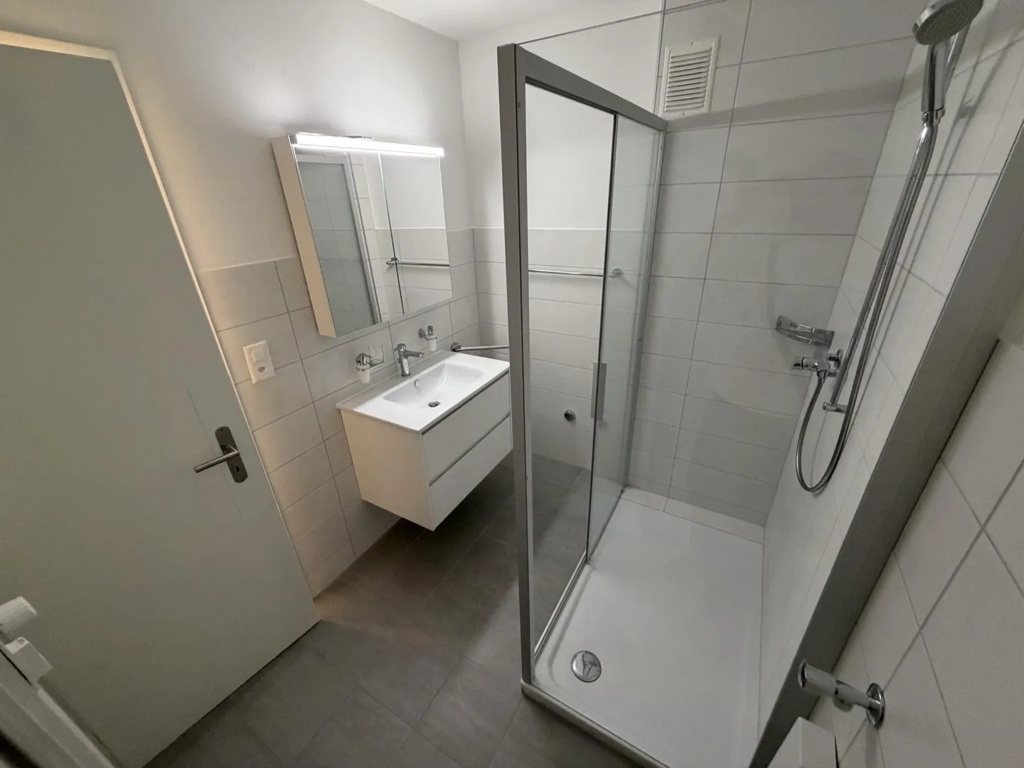 Modern Apartment in Sierre - Photo 11 of 13