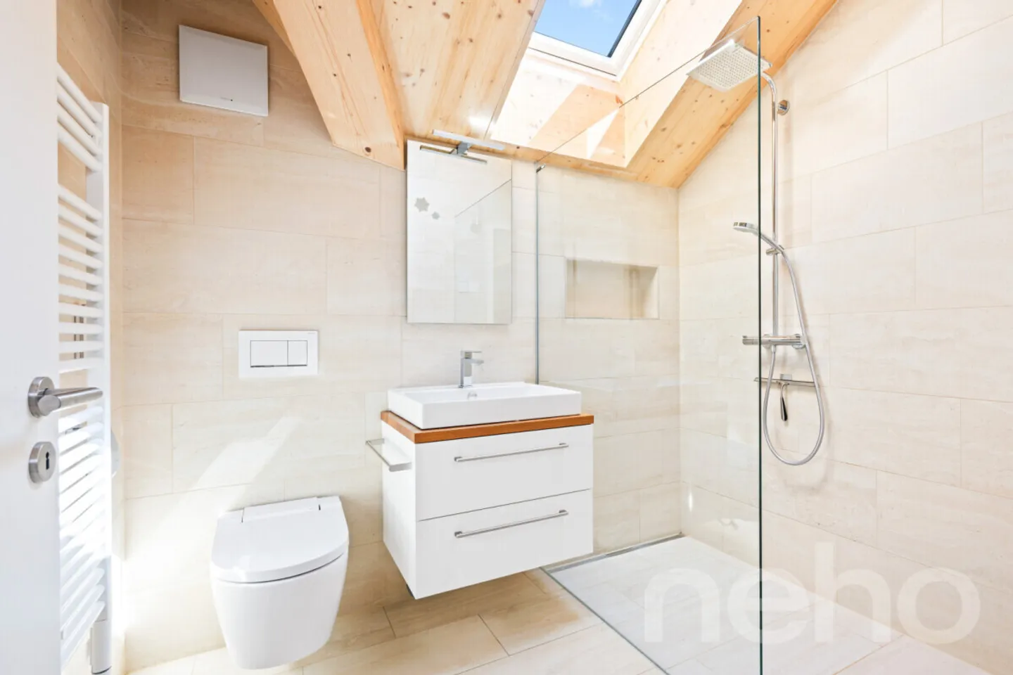 High-Quality Attic Maisonette with Alpine Chic Character - Photo 9 of 12