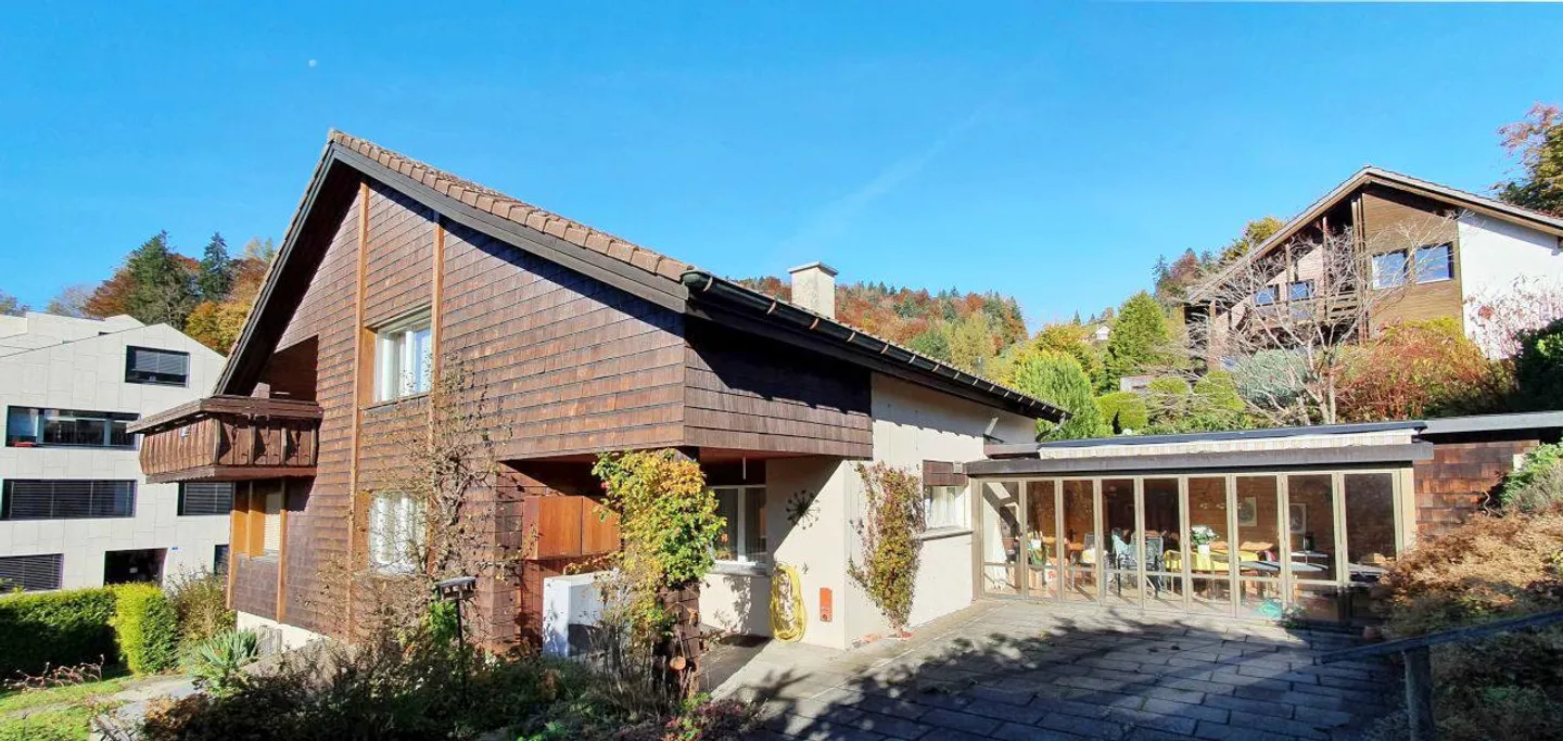 7 ½ Room Single-Family Home in a Prime Location with Renovation Project - Photo 3 of 5