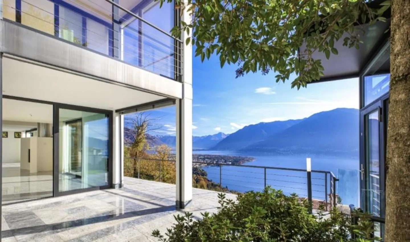 Elegant Villa with Lake View - Photo 1 of 11