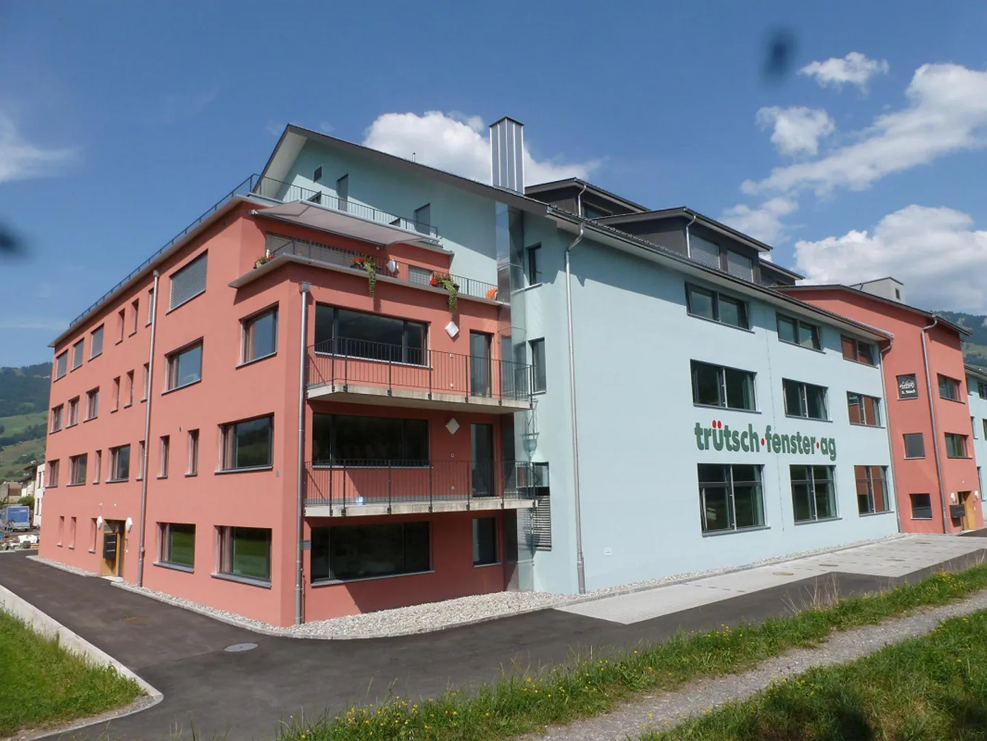 SPAZIO COMMERCIALE - IL TUO NUOVO SEDE AZIENDALE! - Foto 1 di 6