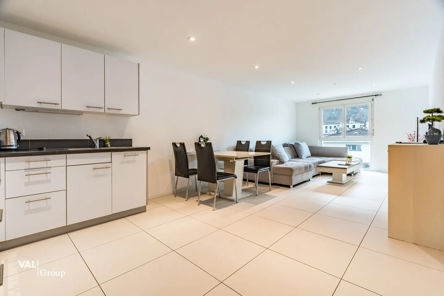 Comfortable living in the center close to Lonza and the train station - Photo 3 of 12