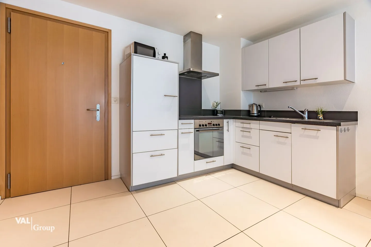 Comfortable living in the center close to Lonza and the train station - Photo 5 of 12