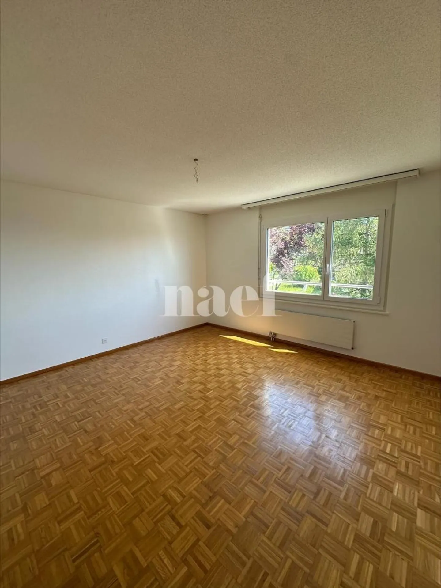 Apartment with 5.5 rooms on the third floor - Photo 4 of 9