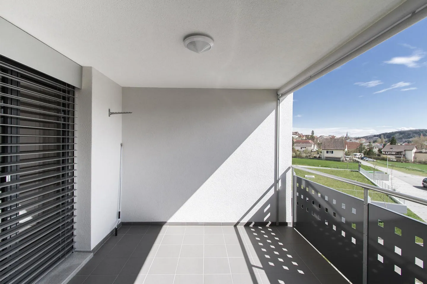 Appartement ensoleillé et calme avec balcon couvert - Photo 7 sur 8