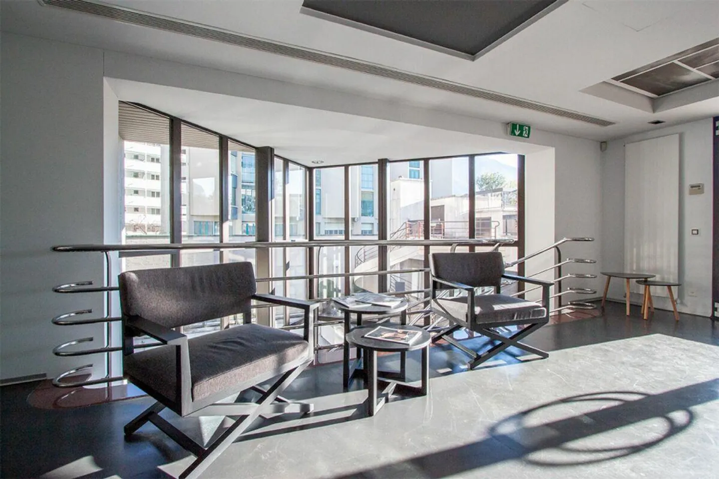 Bureaux dans une zone stratégique - Photo 5 sur 8