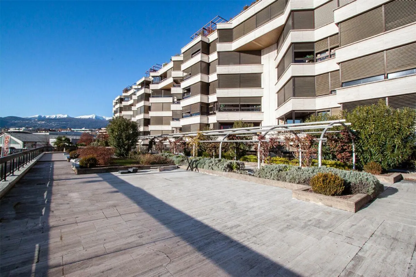 Bureaux dans une zone stratégique - Photo 6 sur 8