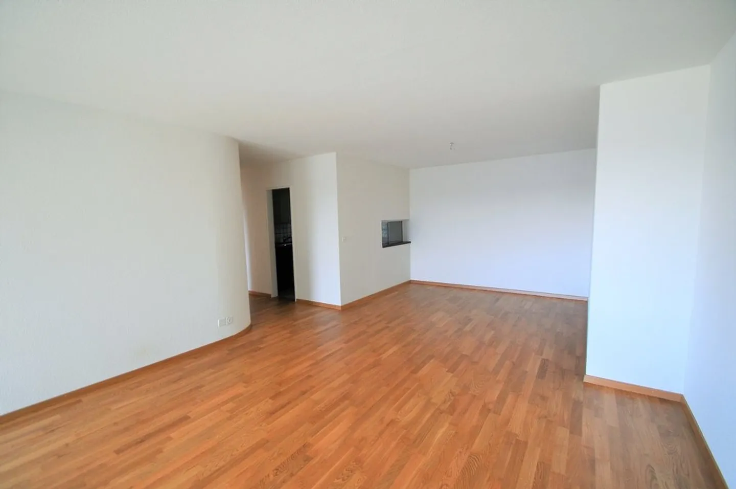 Apartment for rent - Photo 3 of 7