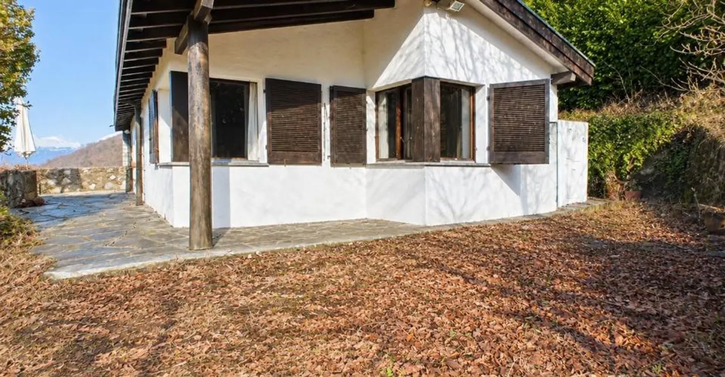 Arogno: character house with lake view, garden and great potential - Photo 11 of 13