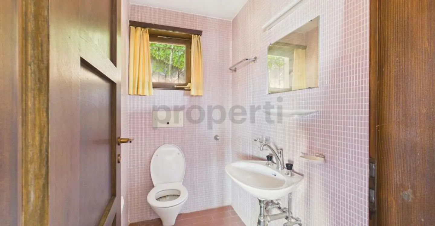 Arogno: character house with lake view, garden and great potential - Photo 7 of 13