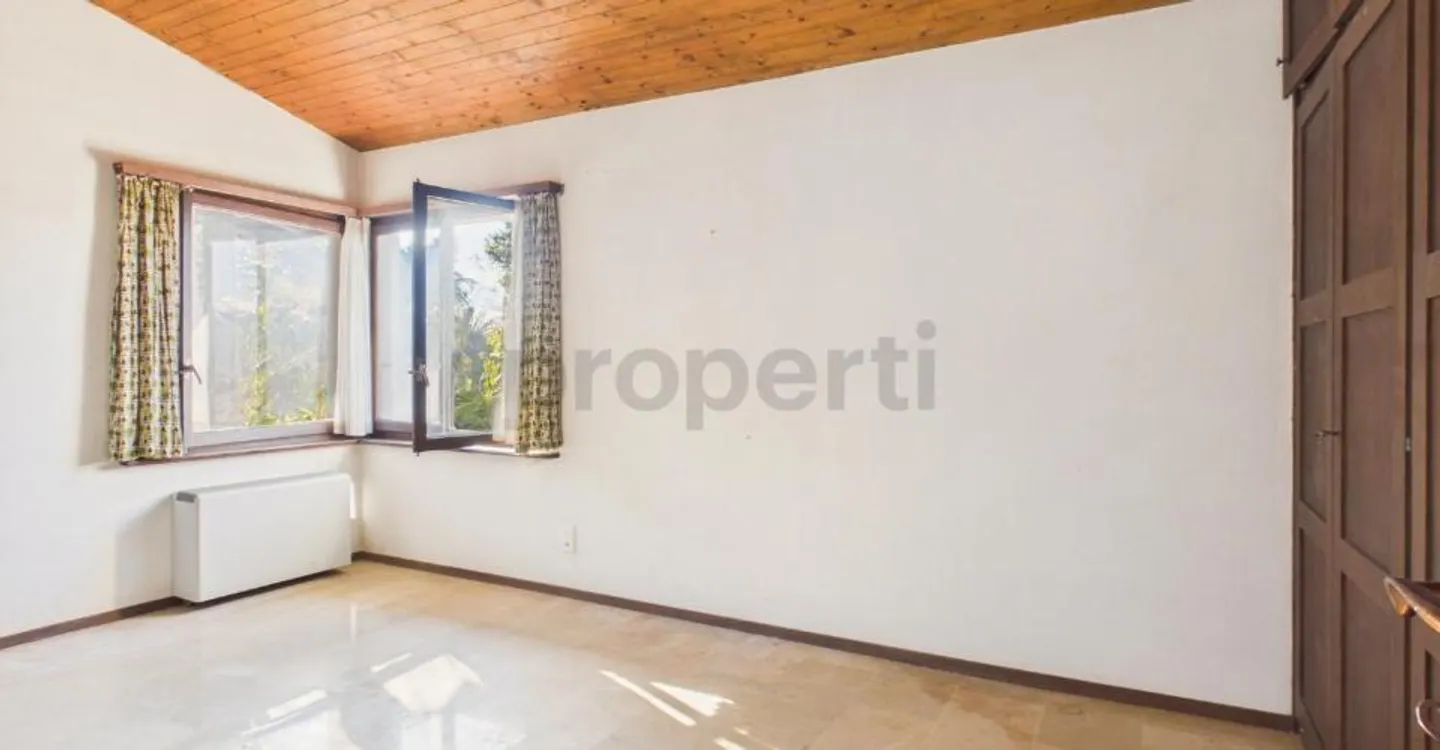 Arogno: character house with lake view, garden and great potential - Photo 9 of 13
