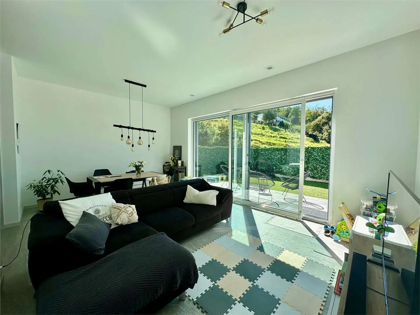 Modern row house villa with private garden in Arzo, Minergie standard - Photo 3 of 11