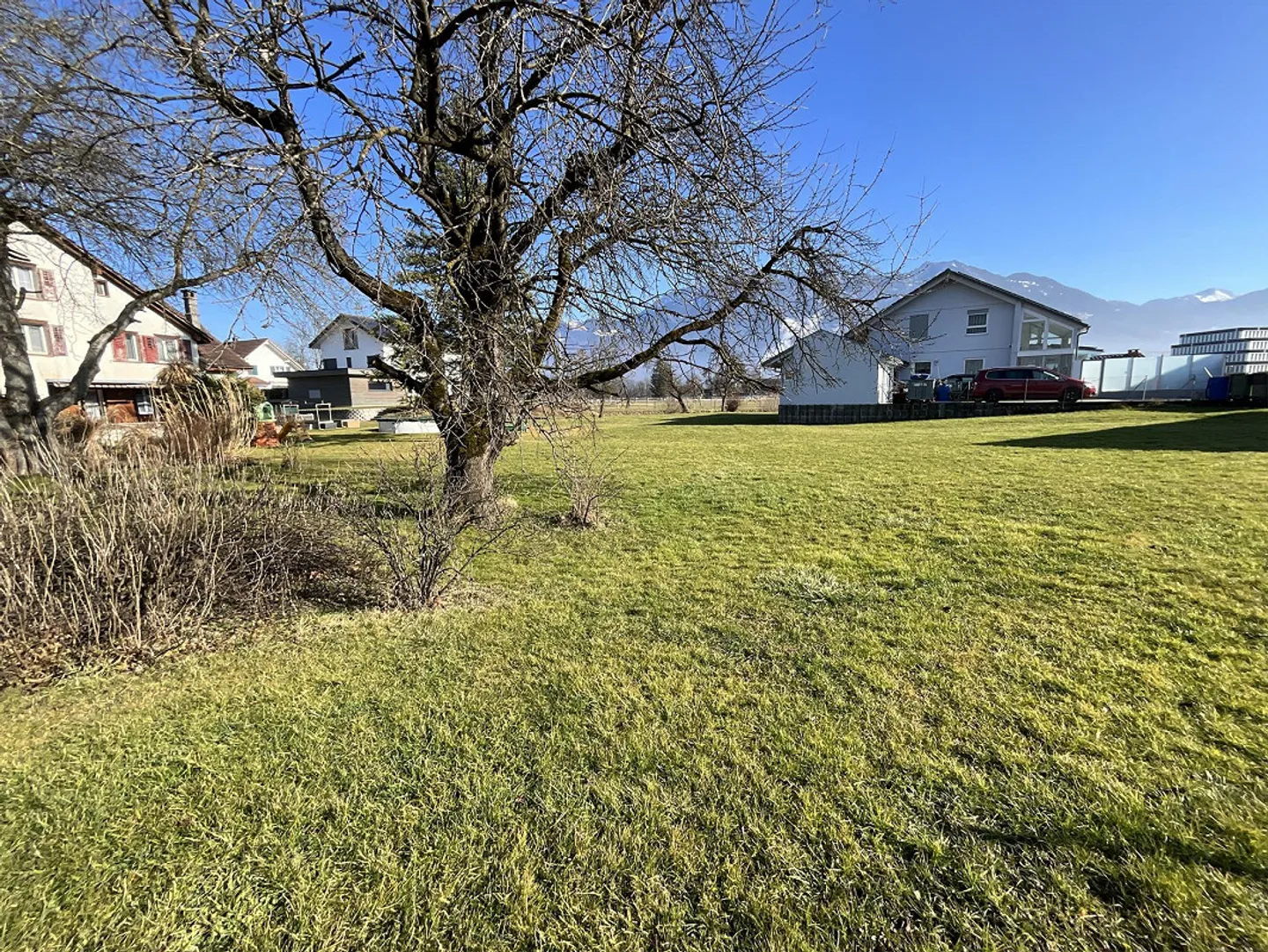 Baugrundstück in Mischzone - Foto 1 von 3