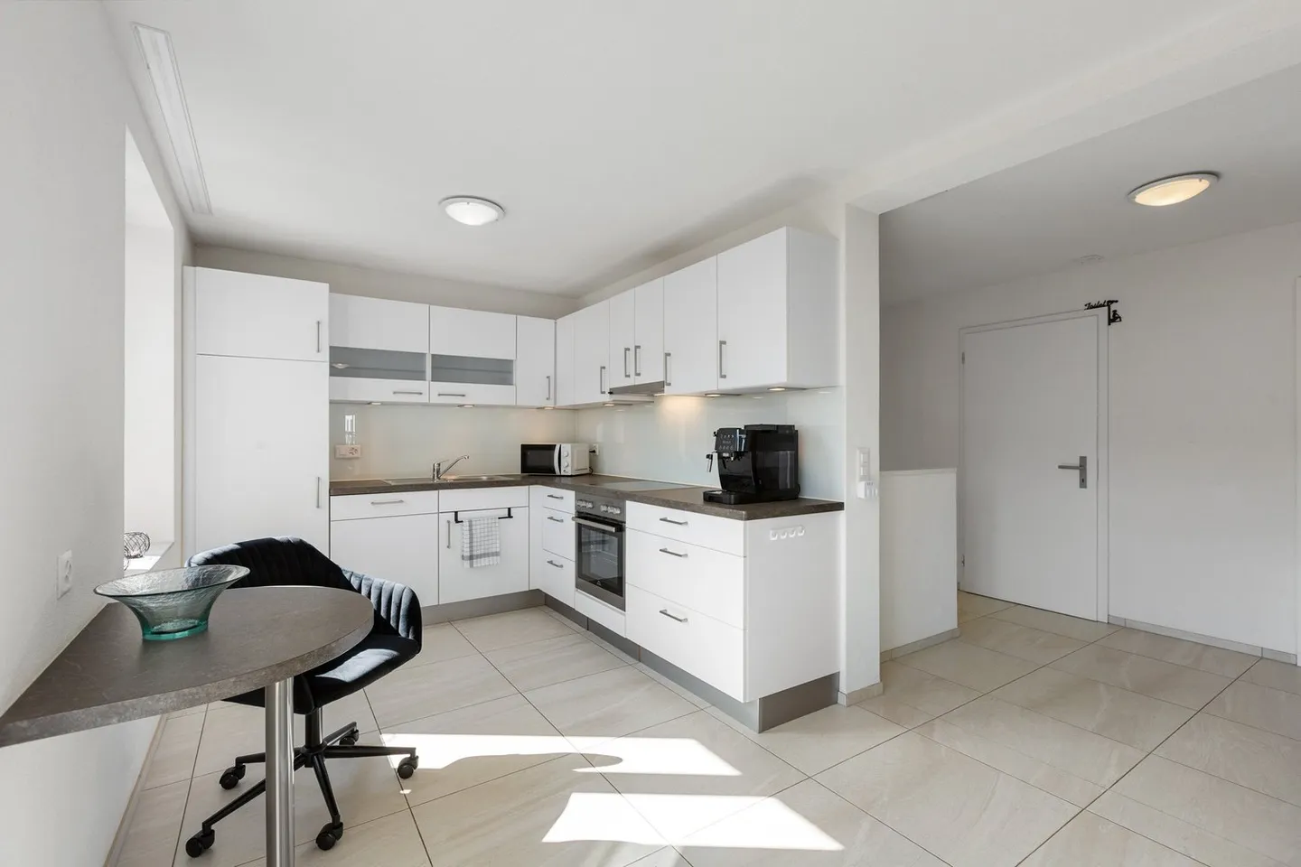 Residential and commercial building in 8637 Laupen ZH - Photo 6 of 8