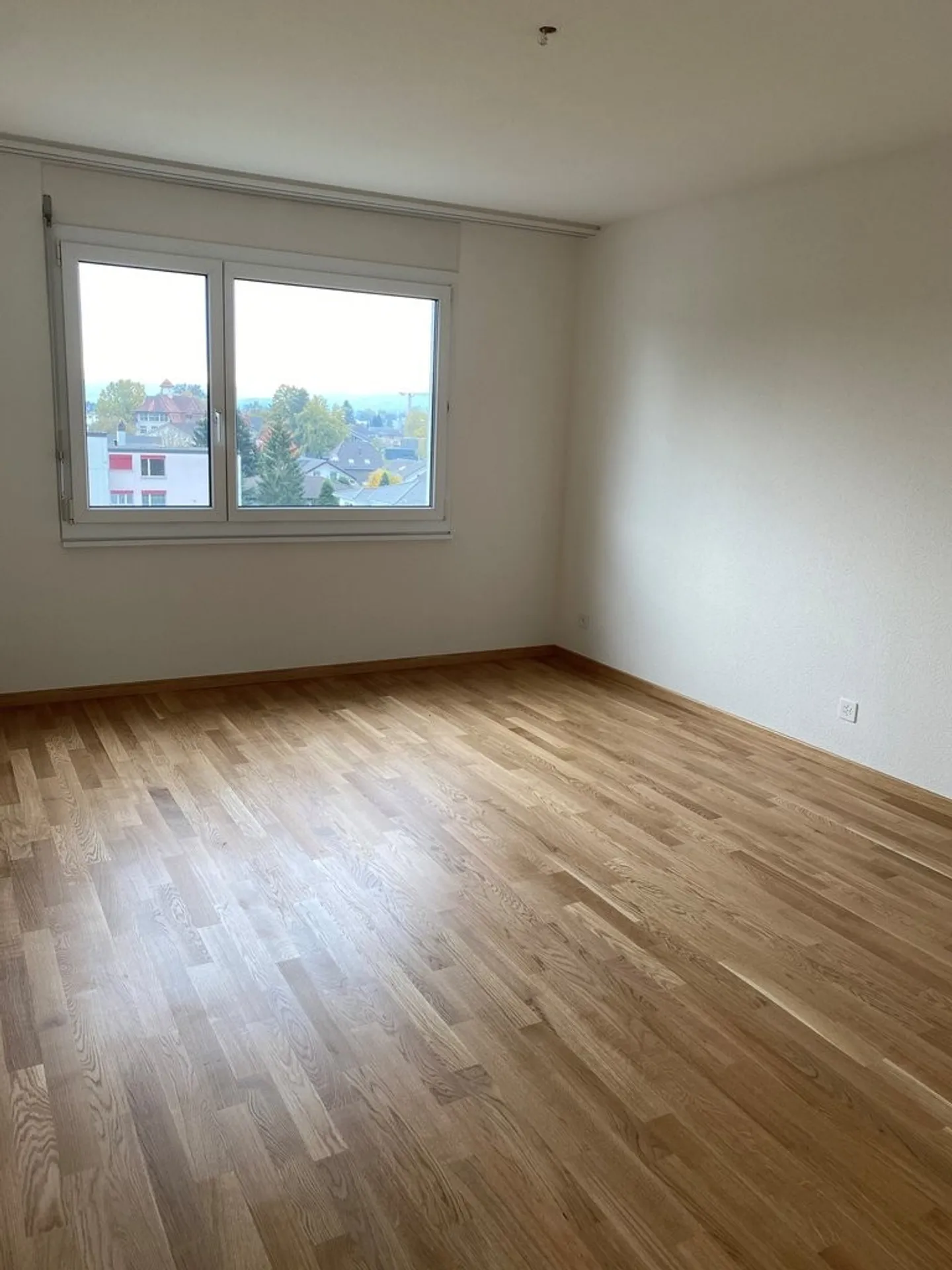 Apartment for rent - Photo 4 of 7