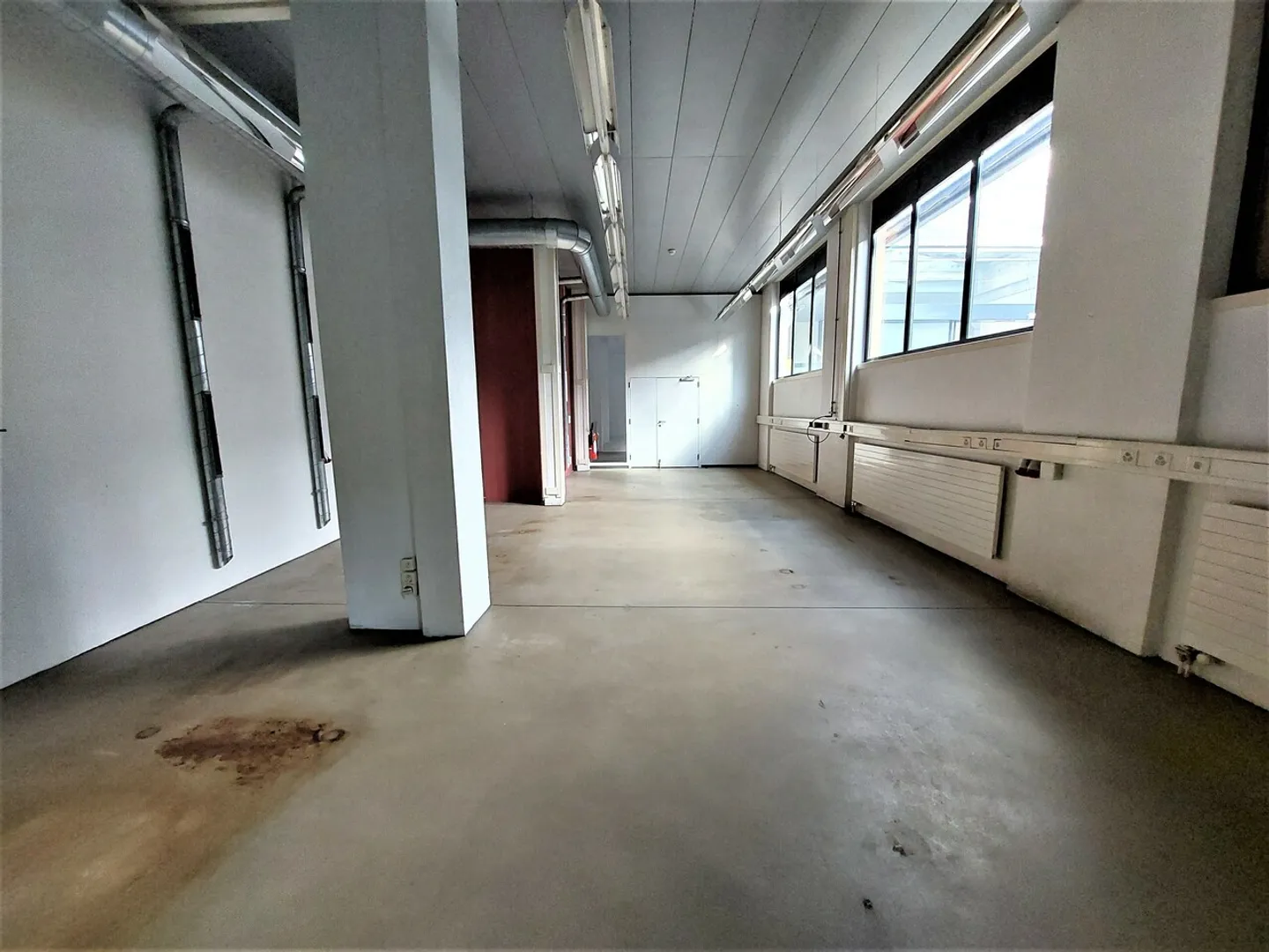Deposito 379 m2 - ideale per veicoli commerciali/camion - Foto 3 di 6