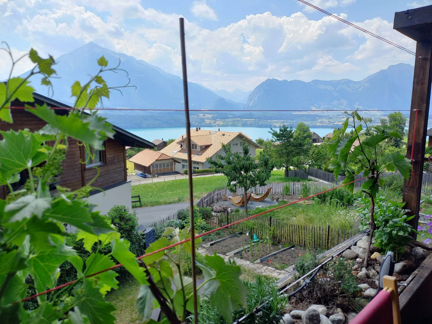 APPARTEMENT 2½ PIÈCES À AESCHLEN OB GUNTEN (BE), MEUBLÉ - Photo 1 sur 8