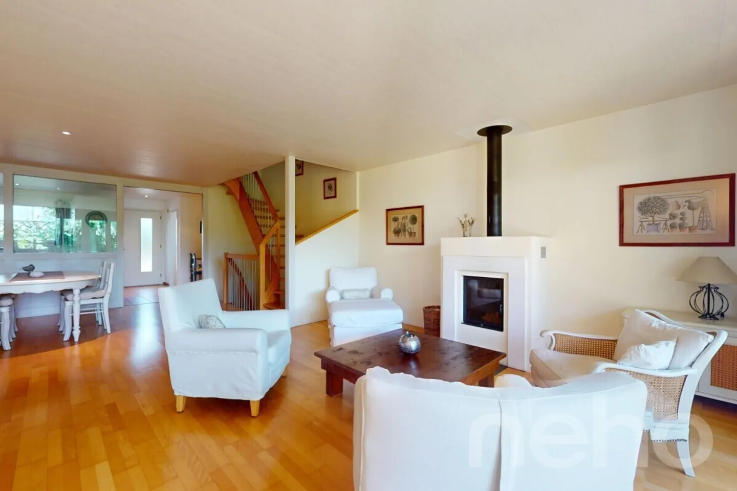 Casa a schiera con molto spazio in un quartiere adatto alle famiglie - Foto 1 di 12