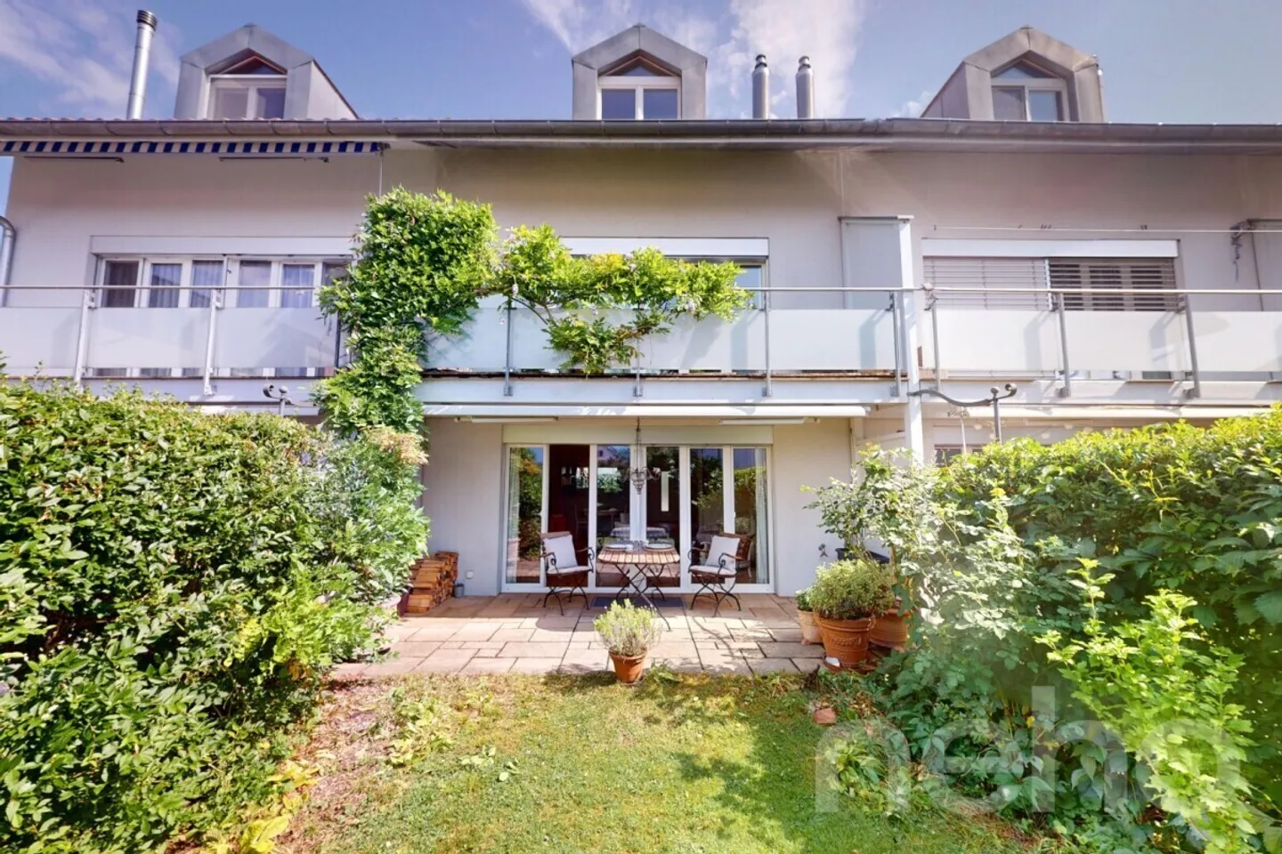 Casa a schiera con molto spazio in un quartiere adatto alle famiglie - Foto 10 di 12