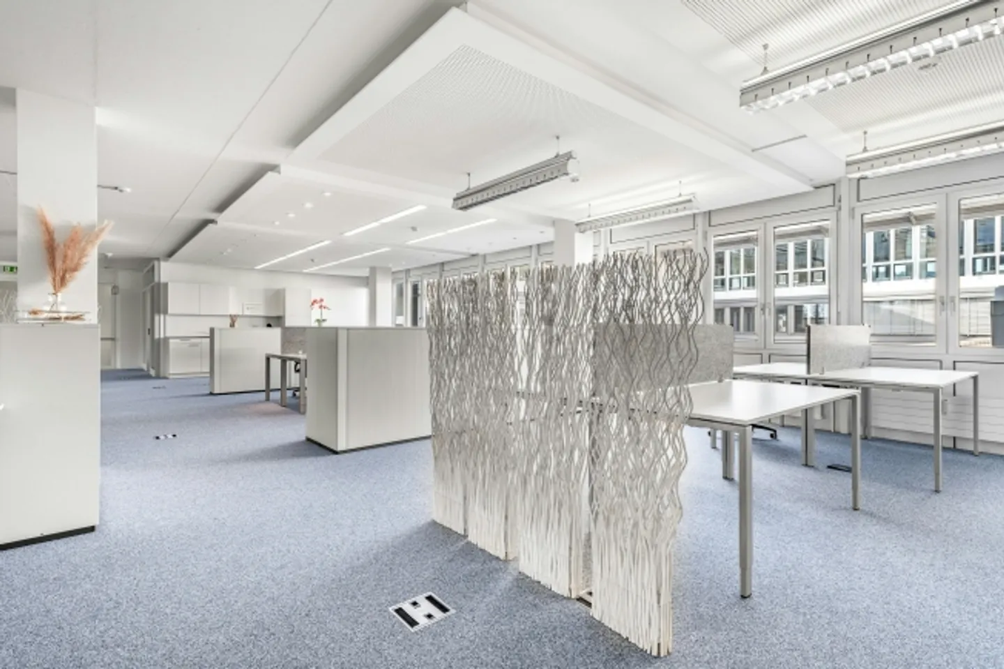 Fully developed and ready-to-move-in office space with meeting rooms - Photo 1 of 9