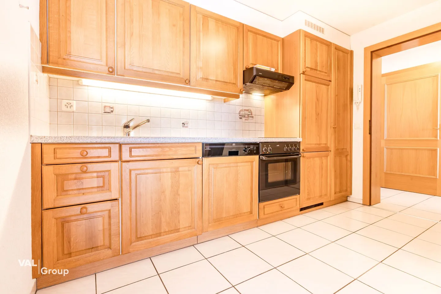 Alpine Charm with Sunny Terrace and Free View - Photo 4 of 13