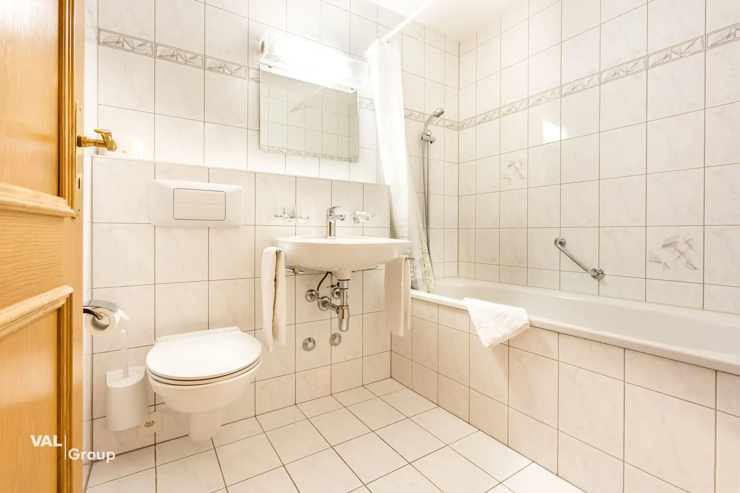 Alpine Charm with Sunny Terrace and Free View - Photo 8 of 13