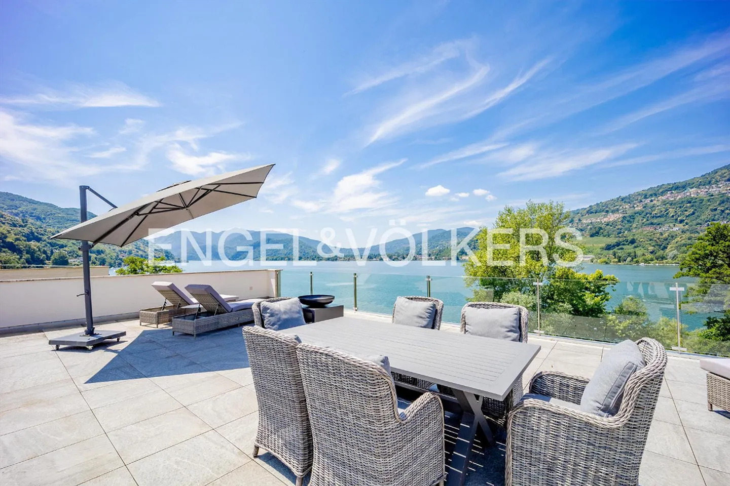 High-Quality Penthouse by the Lake with Rooftop Terrace - Photo 1 of 13