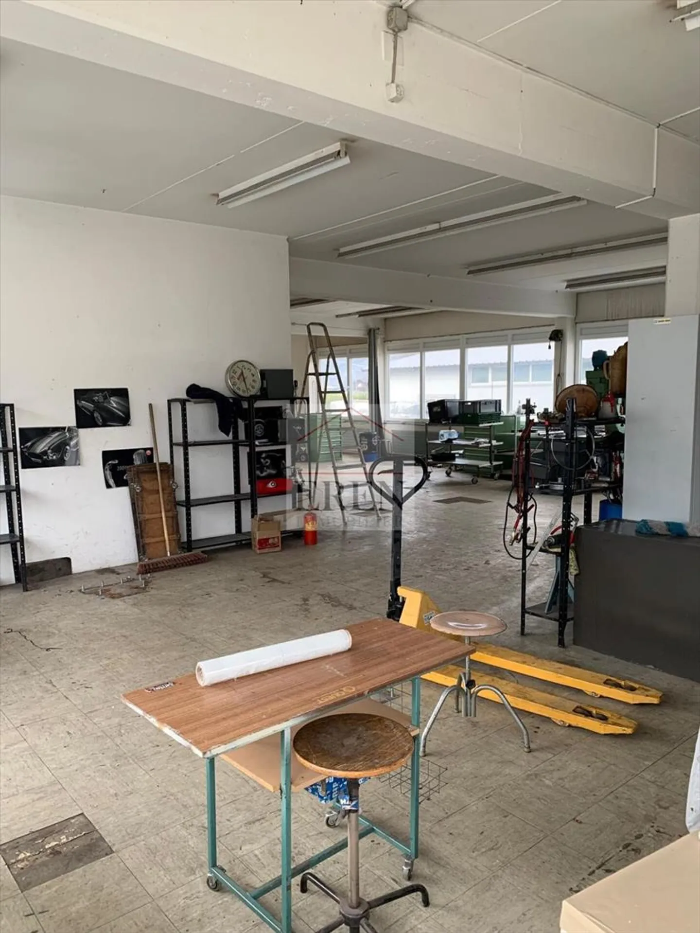 Factory 2 rooms - Photo 9 of 13