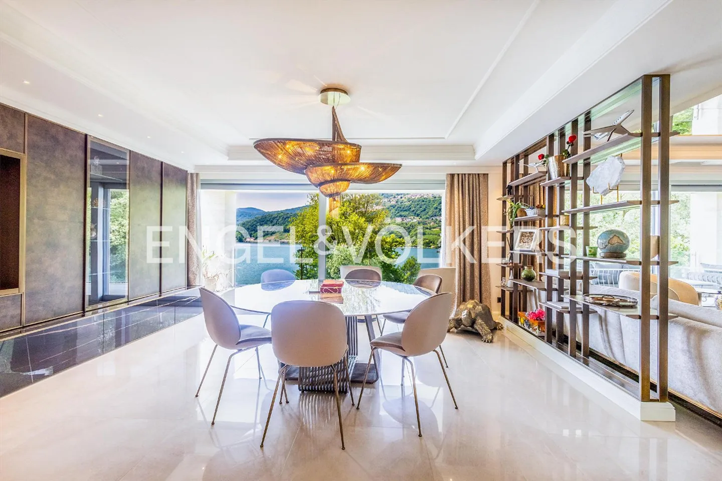 High-Quality Penthouse by the Lake with Rooftop Terrace - Photo 3 of 13