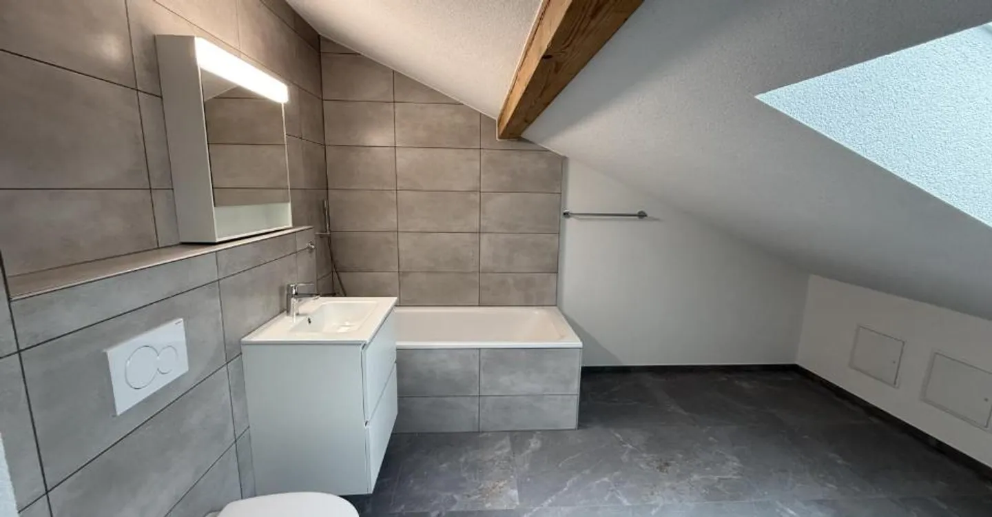 Geräumiges Familienhaus mit Werkstatt - Foto 6 von 12