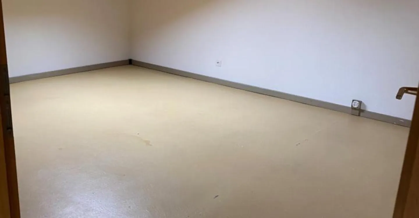 Vucherens - chemin de Montillier 5 - Space for offices, storage or - Photo 4 of 5