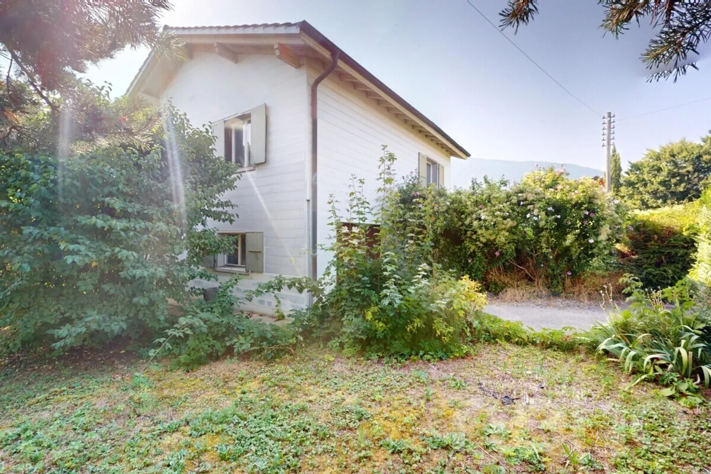 Piccola casa in un contesto idilliaco da ristrutturare completamente! - Foto 3 di 12