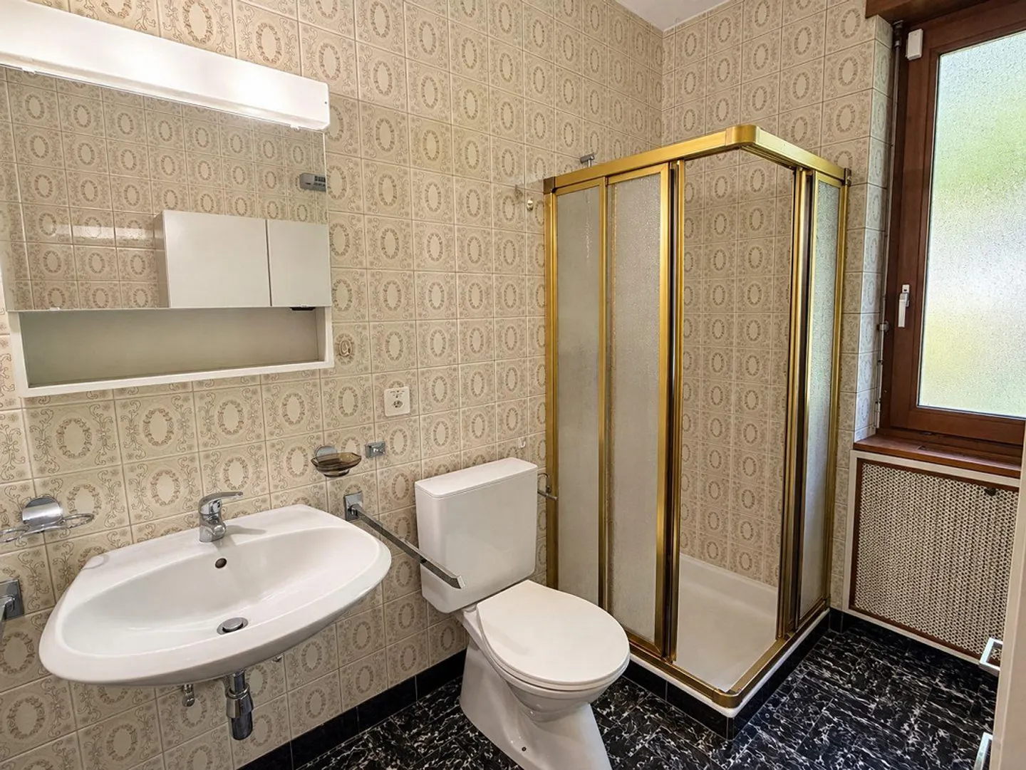 Renovation-Needed House with Two Separate Apartments and Stunning Lake View - Photo 10 of 21