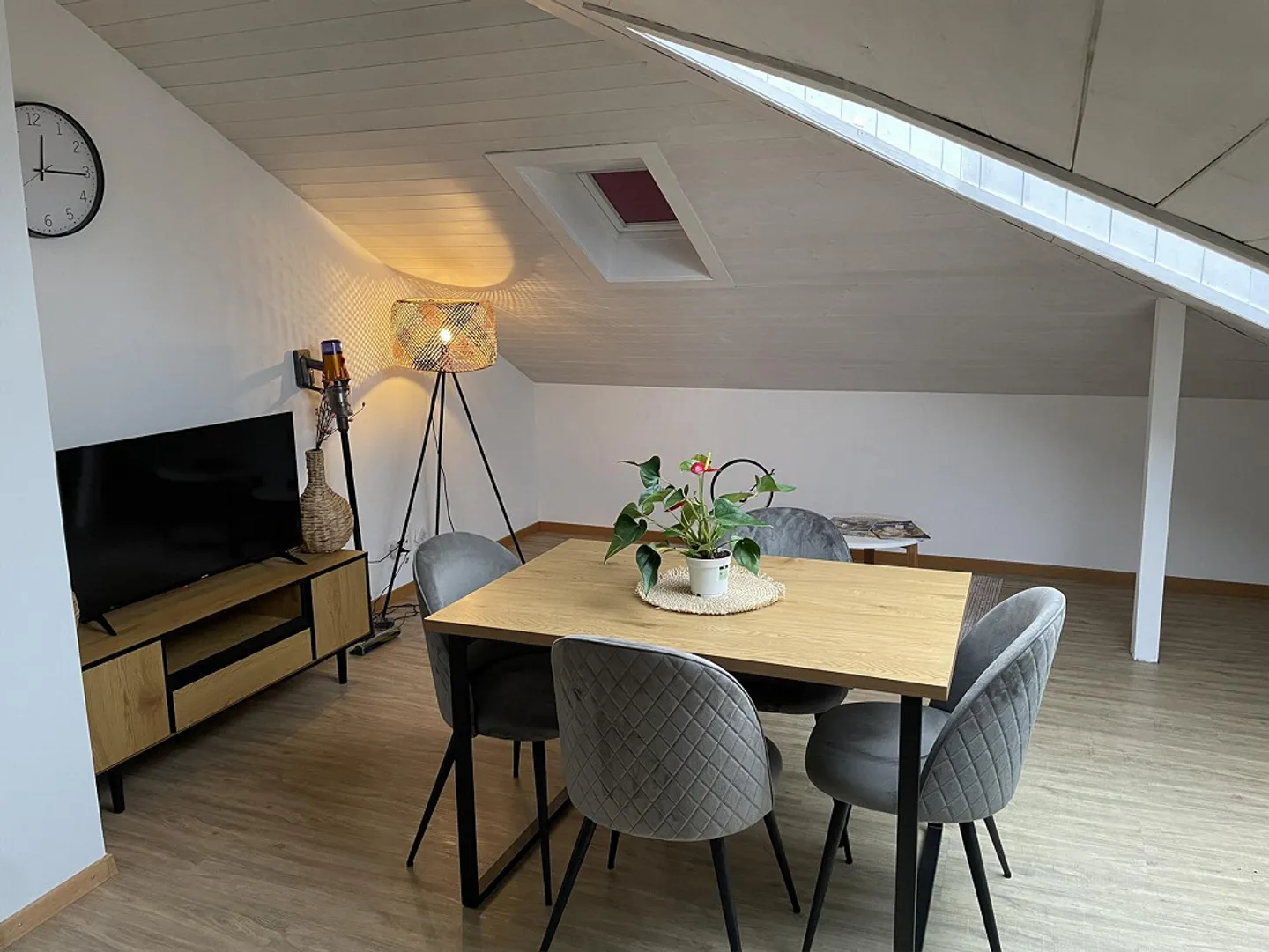 3.5-room attic apartment, 98 m², centrally located in Landquart - Sublet - Photo 6 of 8