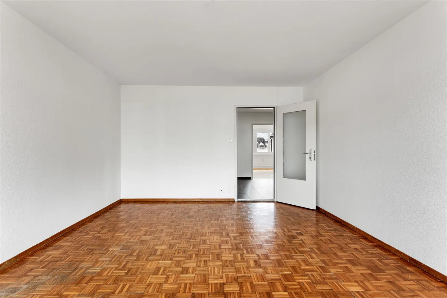 Apartment for rent - Photo 8 of 13