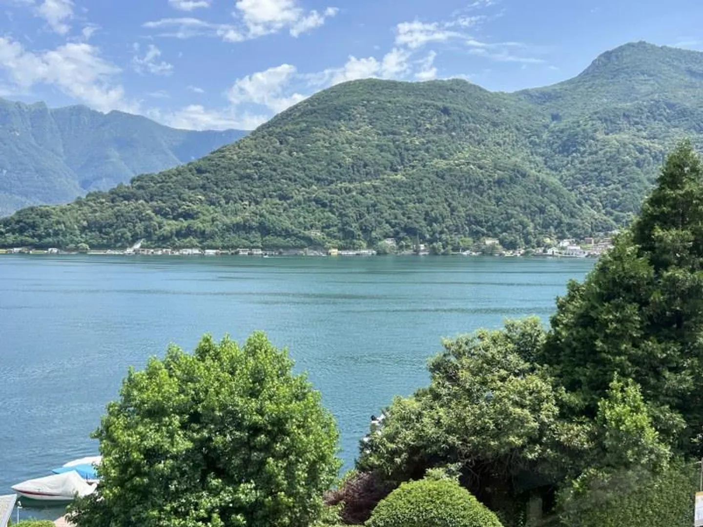 Appartement spacieux de 3,5 pièces avec vue imprenable sur le lac - Photo 1 sur 13
