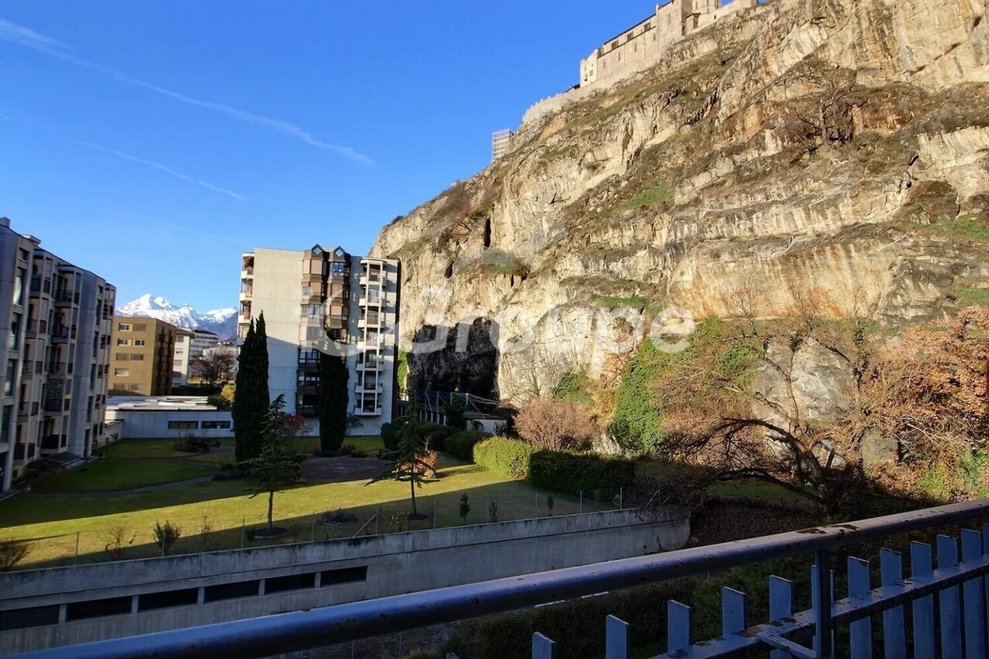 Magnifico appartamento in affitto a pochi passi dal centro di Sion. - Foto 2 di 9