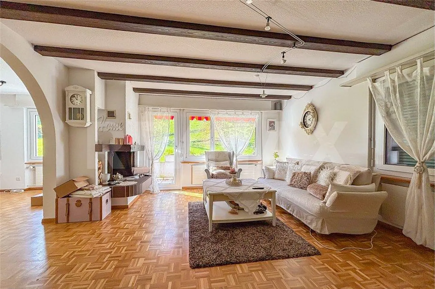 Centrally Located 5.5-Room Apartment with Large Terrace and ... - Photo 2 of 13