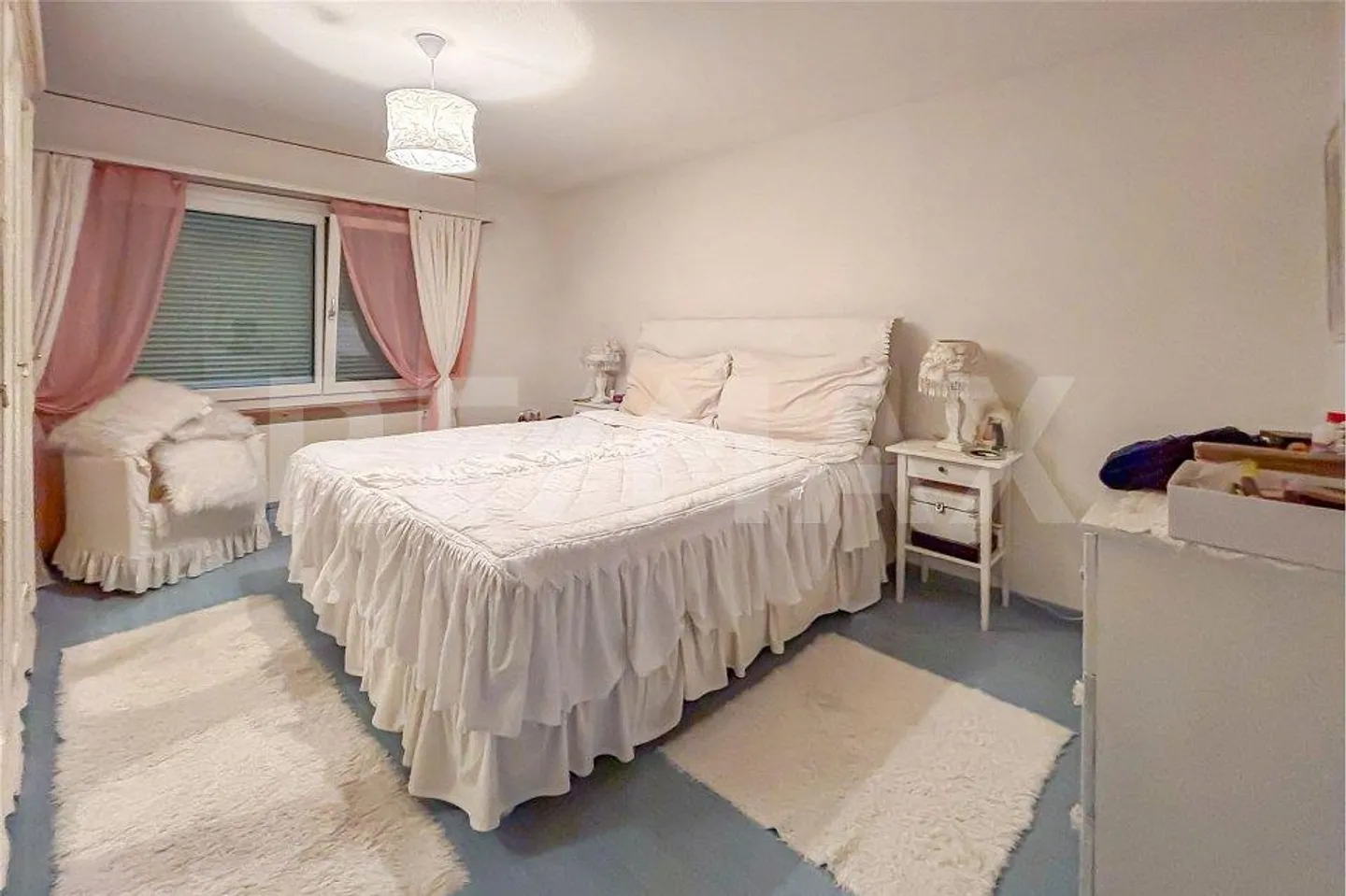 Centrally Located 5.5-Room Apartment with Large Terrace and ... - Photo 7 of 13