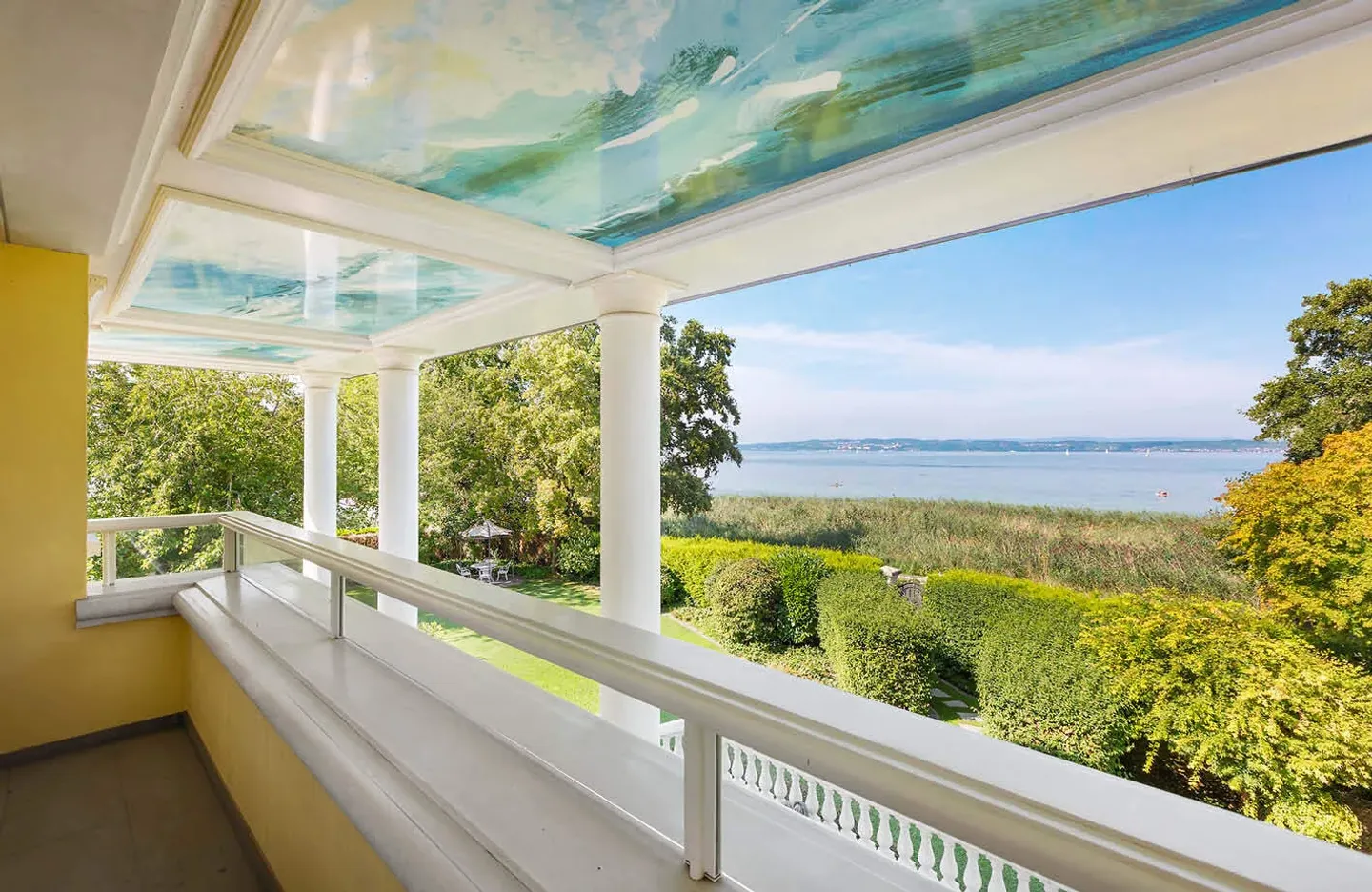 Villa di Lusso con Vista Lago - Foto 1 di 6