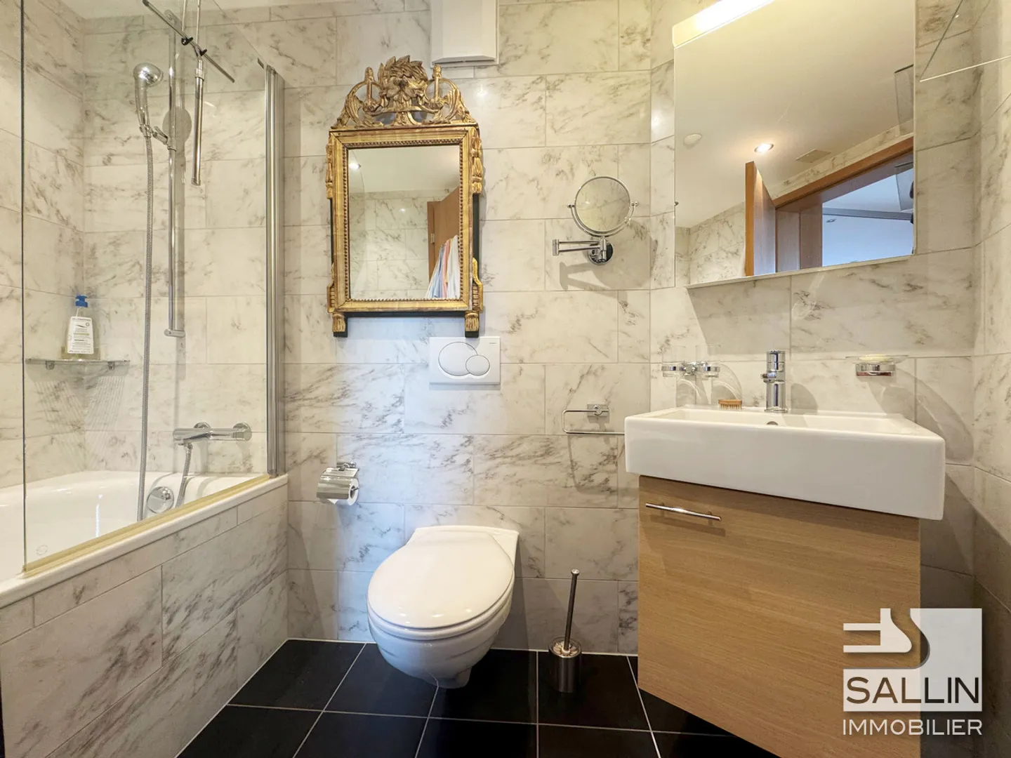 Loft al 15° piano con terrazza sul tetto e vista panoramica a 360° - Foto 7 di 9