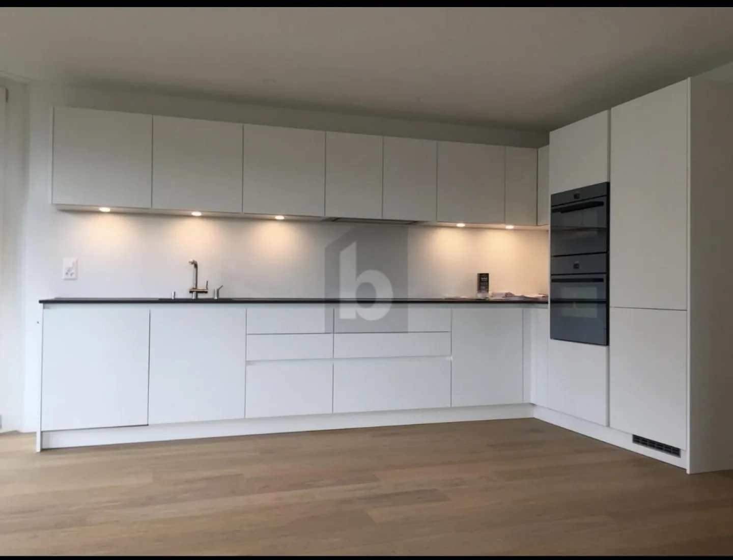 MODERNE AVEC DEUX SALLES DE BAINS - Photo 3 sur 6