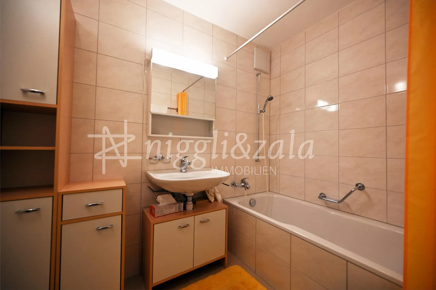 Appartement de 2,5 pièces avec grande terrasse ensoleillée - Photo 7 sur 8