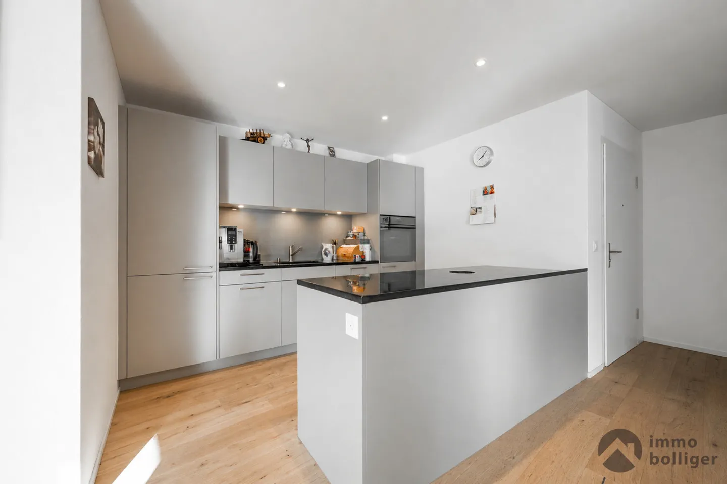 Modern Living in a Nature-Friendly Environment - Photo 2 of 12