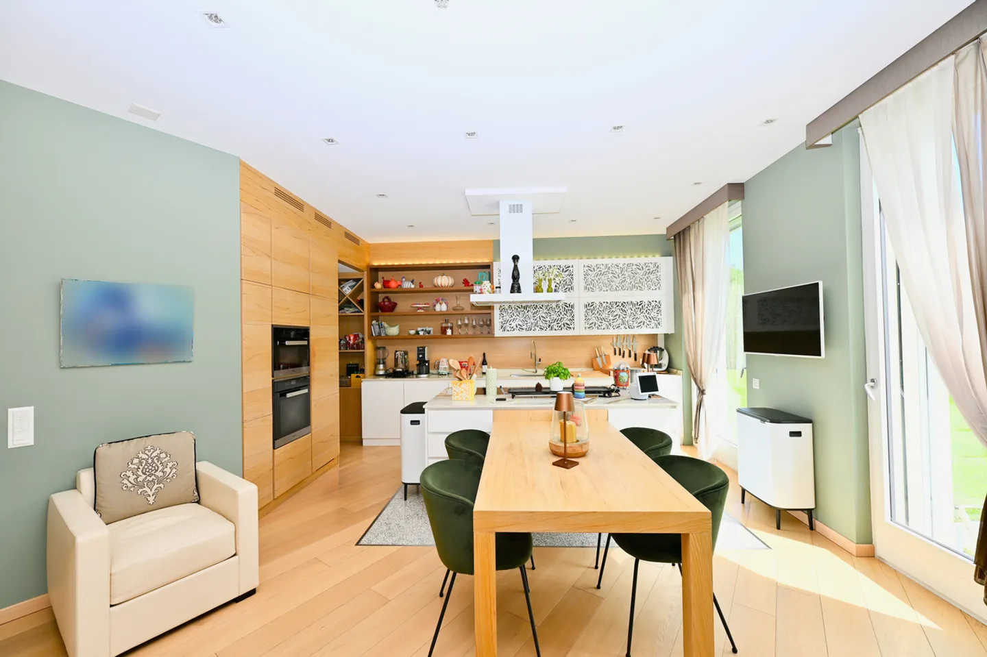 Spacious Luxury Apartment with Garden in the Collina d'Oro Resort - Photo 8 of 25