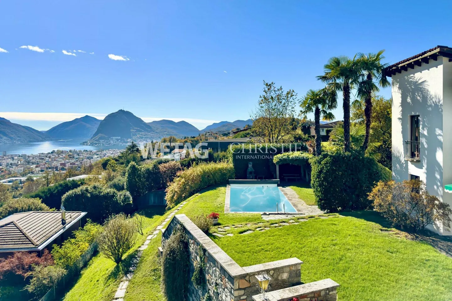 Representative Villa in Lugano-Comano for sale, with outdoor pool ... - Photo 3 of 13